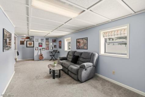 2190 Waterbury Drive Uniontown OH 44685
