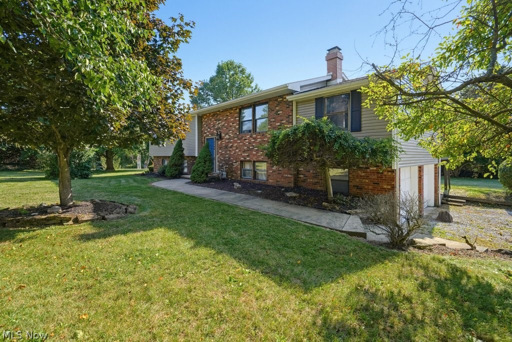 2190 Waterbury Drive Uniontown OH 44685