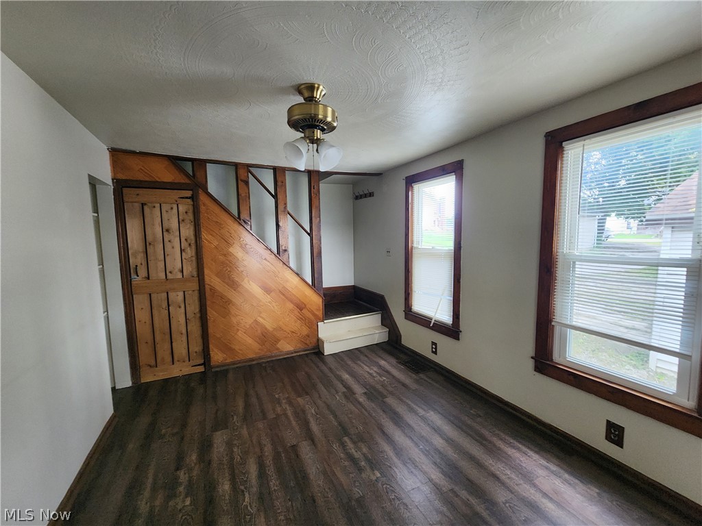 266 W Clark Street East Palestine OH 44413