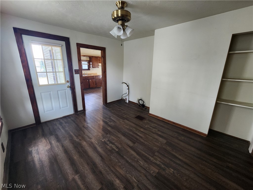 266 W Clark Street East Palestine OH 44413
