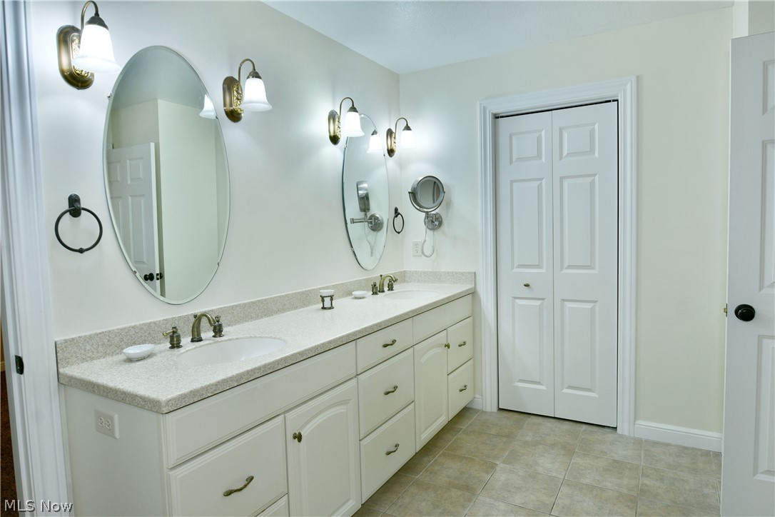 540 Warner Road Hubbard OH 44425