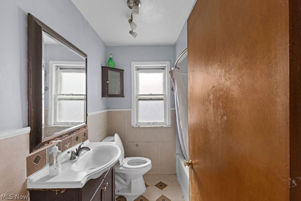 6305 Kenneth Avenue Parma OH 44129