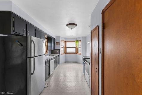 6305 Kenneth Avenue Parma OH 44129