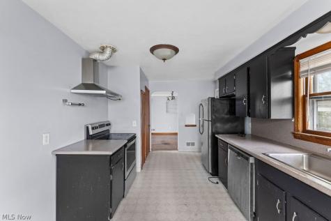 6305 Kenneth Avenue Parma OH 44129