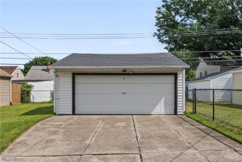 9216 Behrwald Avenue Brooklyn OH 44144