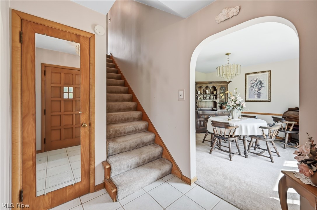 546 Perkinswood Boulevard NE Warren OH 44483