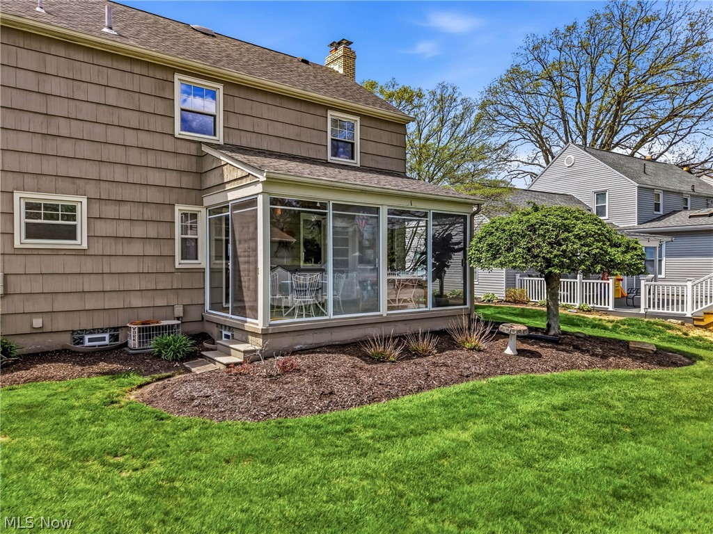 546 Perkinswood Boulevard NE Warren OH 44483