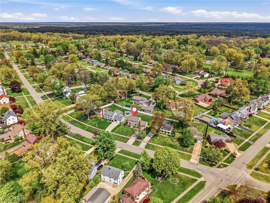 546 Perkinswood Boulevard NE Warren OH 44483