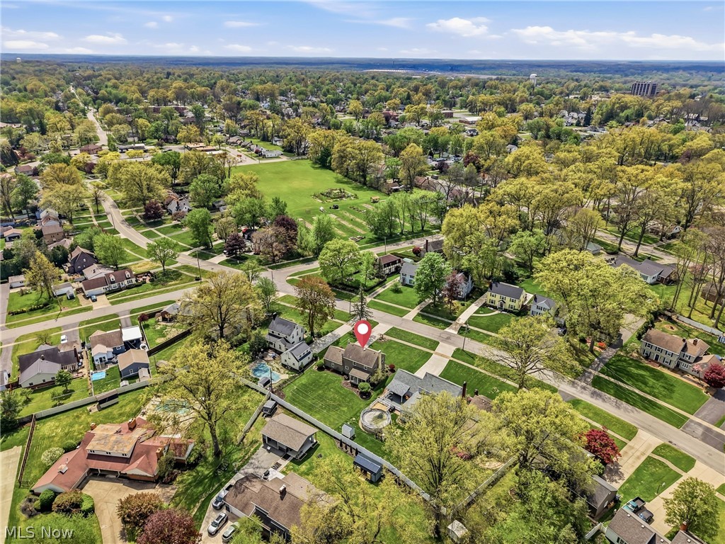 546 Perkinswood Boulevard NE Warren OH 44483