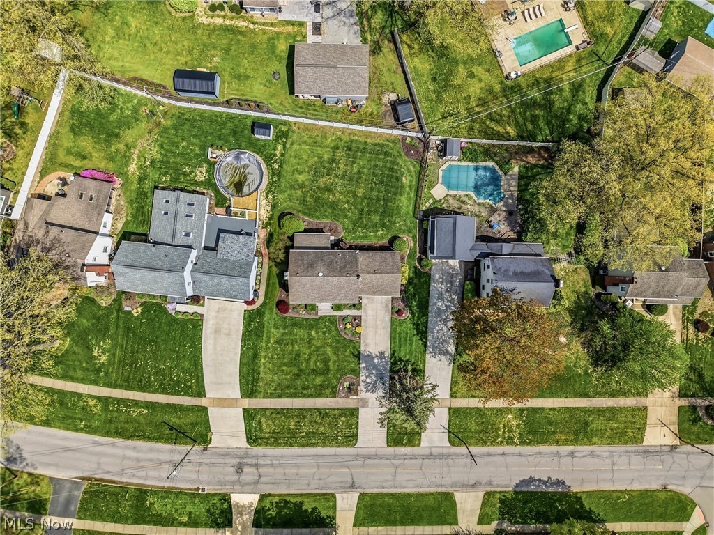 546 Perkinswood Boulevard NE Warren OH 44483