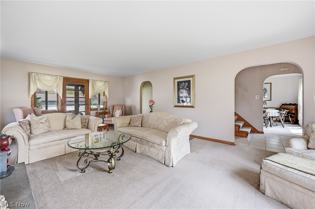 546 Perkinswood Boulevard NE Warren OH 44483