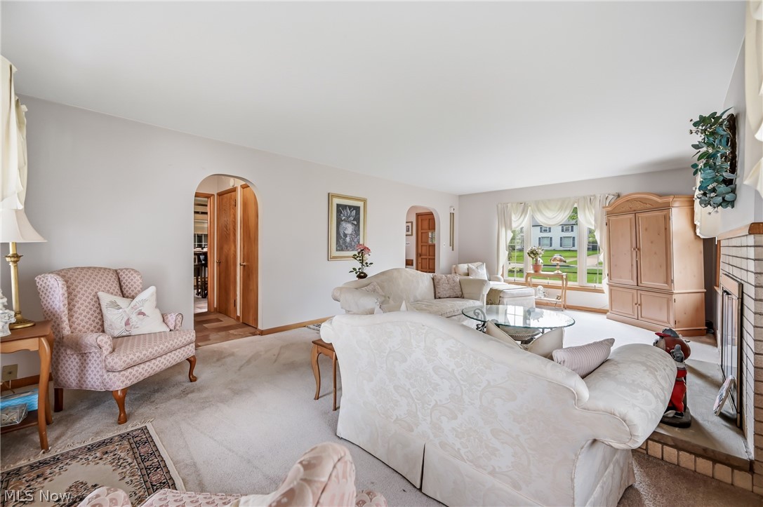 546 Perkinswood Boulevard NE Warren OH 44483