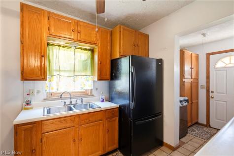 91 Mcnaughton Street Akron OH 44305