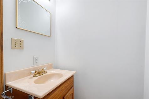 91 Mcnaughton Street Akron OH 44305