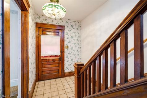 91 Mcnaughton Street Akron OH 44305