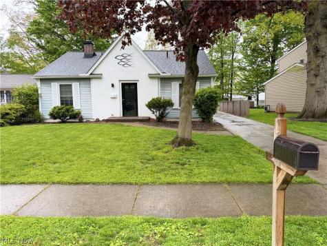 582 Forestview Road Bay Village OH 44140