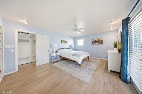 23904 Lake Road Bay Village OH 44140