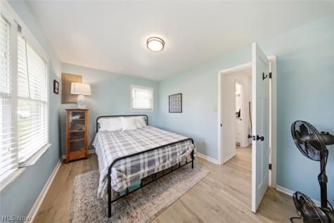 23904 Lake Road Bay Village OH 44140