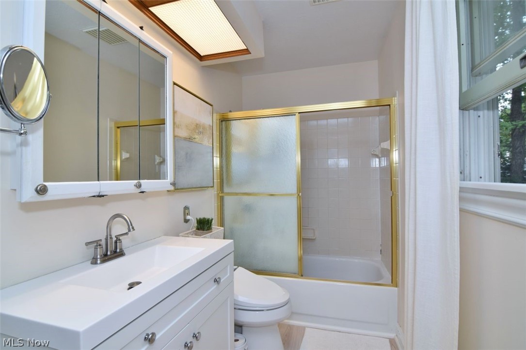 8275 Pebble Creek Court Chagrin Falls OH 44023