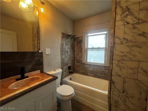 12609 Dove Avenue Cleveland OH 44105
