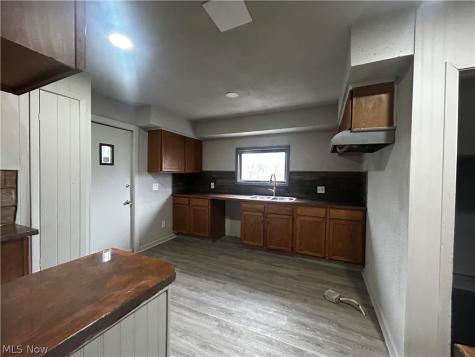 12609 Dove Avenue Cleveland OH 44105