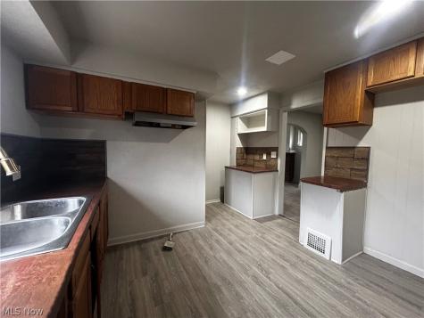 12609 Dove Avenue Cleveland OH 44105