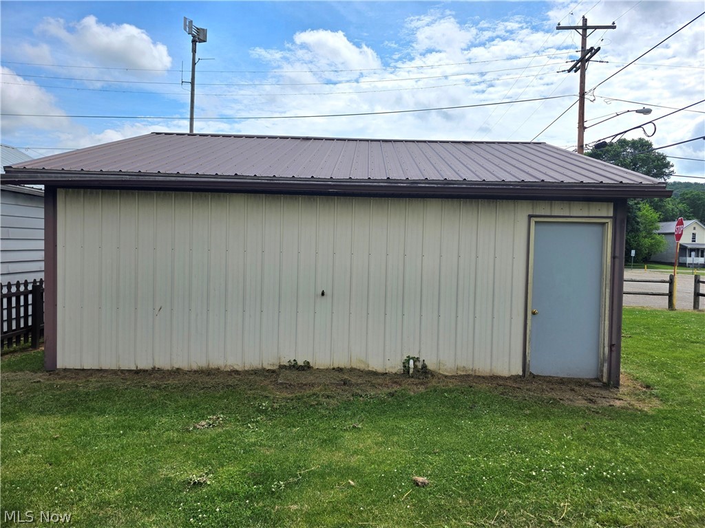 2380 S Lawn Avenue Coshocton OH 43812