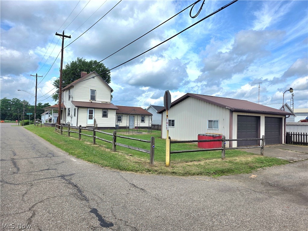 2380 S Lawn Avenue Coshocton OH 43812