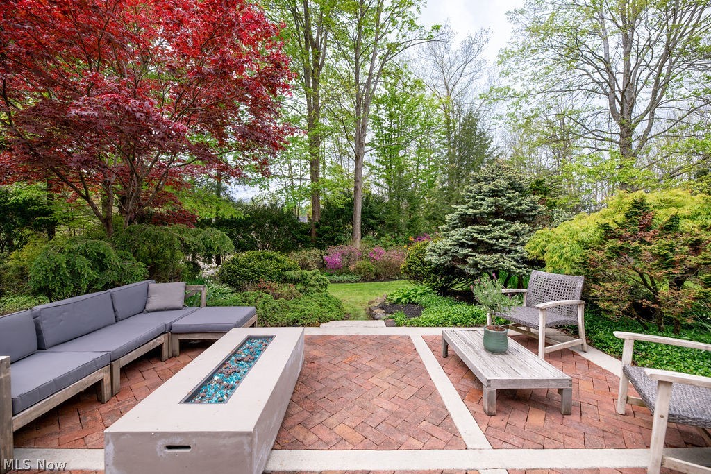 537 Coy Lane Chagrin Falls OH 44022