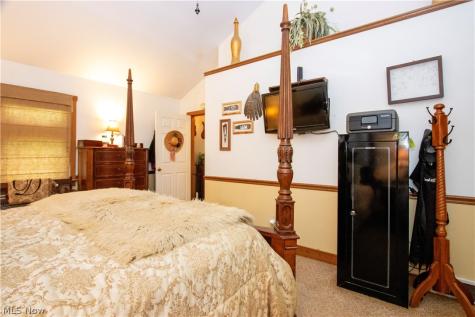 1043 N Honeytown Road Wooster OH 44691