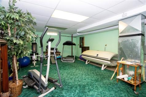1043 N Honeytown Road Wooster OH 44691