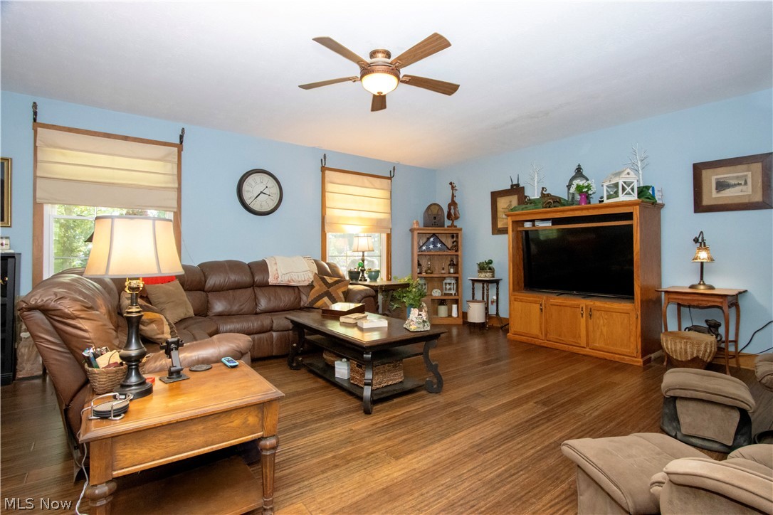 1043 N Honeytown Road Wooster OH 44691