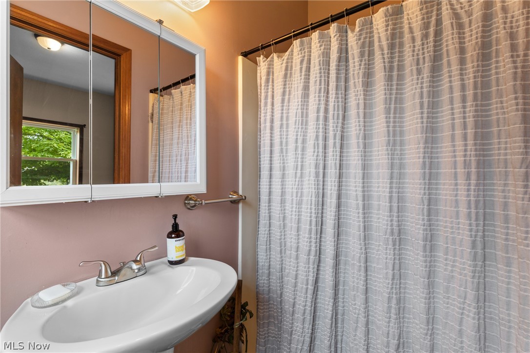 308 Carl Street Barnesville OH 43713