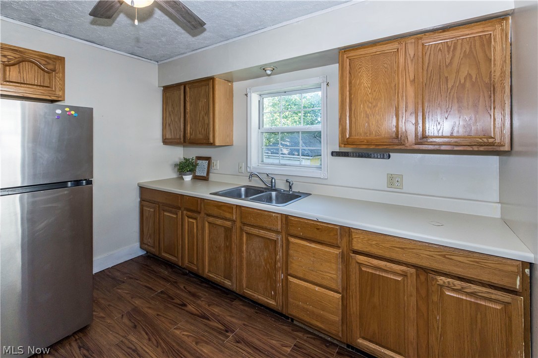 143 E Central Avenue Ravenna OH 44266