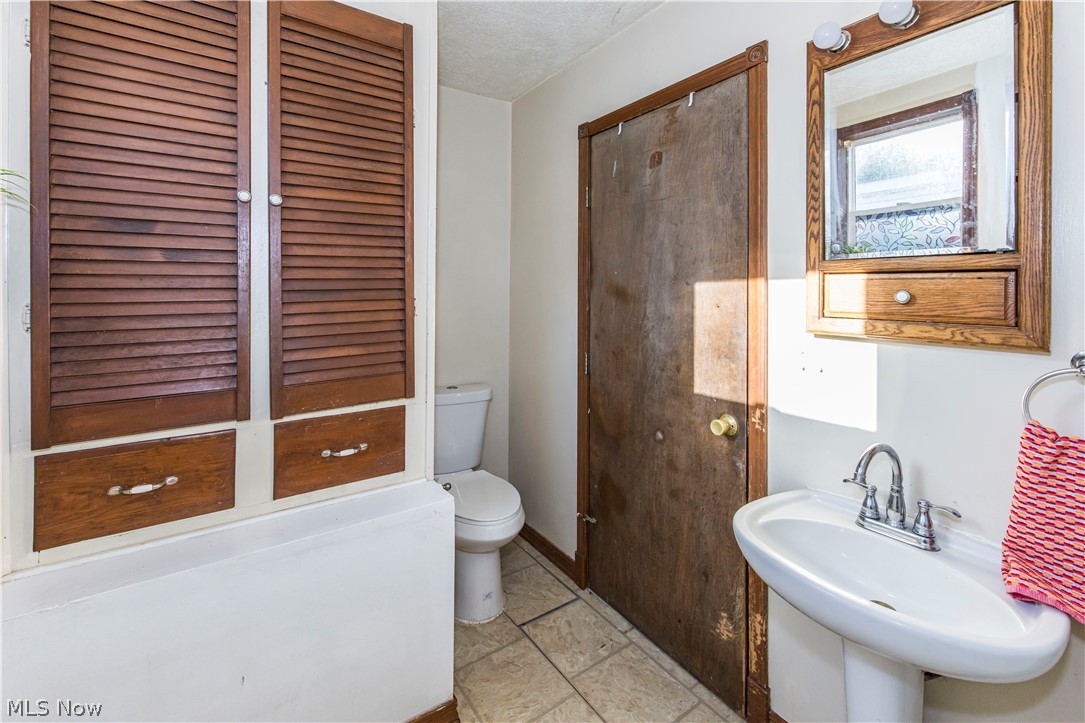 143 E Central Avenue Ravenna OH 44266