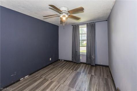 143 E Central Avenue Ravenna OH 44266