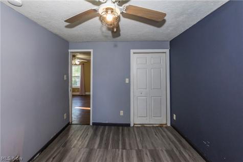 143 E Central Avenue Ravenna OH 44266