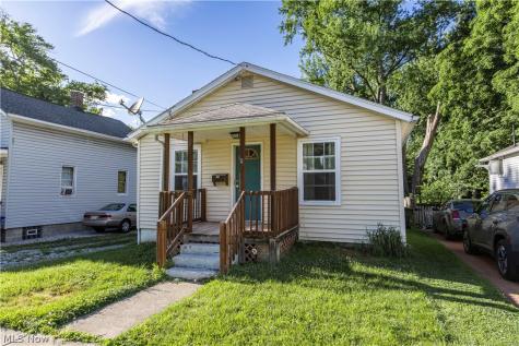 143 E Central Avenue Ravenna OH 44266