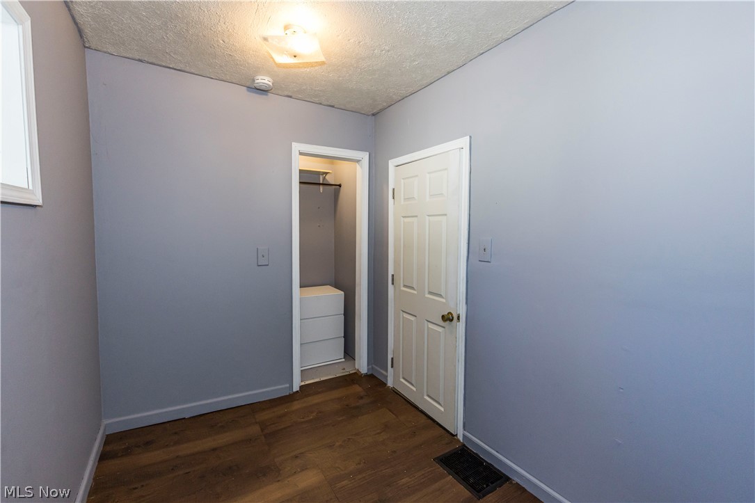 143 E Central Avenue Ravenna OH 44266