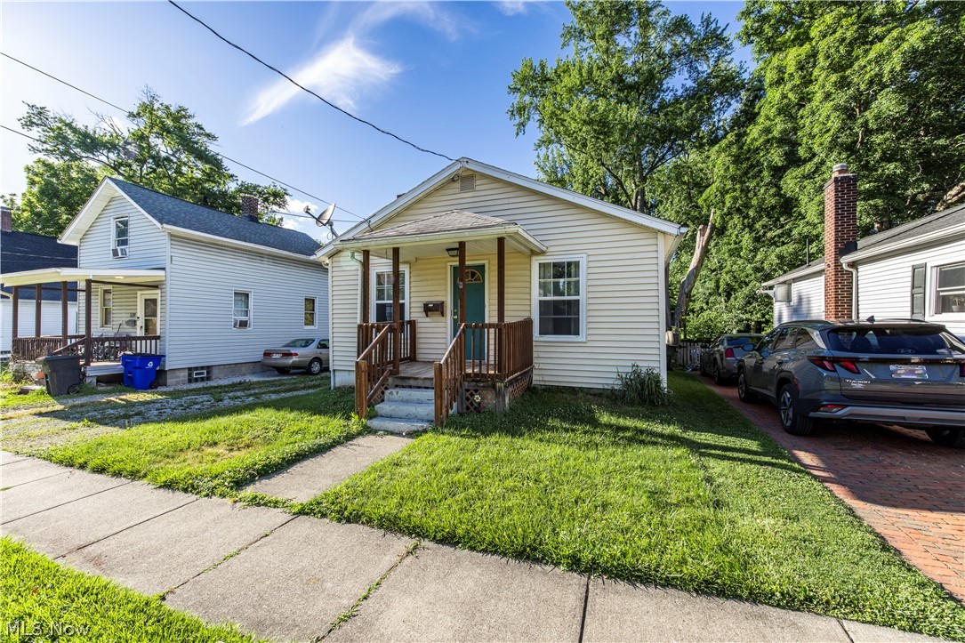 143 E Central Avenue Ravenna OH 44266