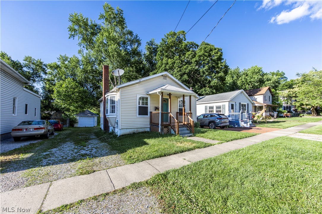 143 E Central Avenue Ravenna OH 44266
