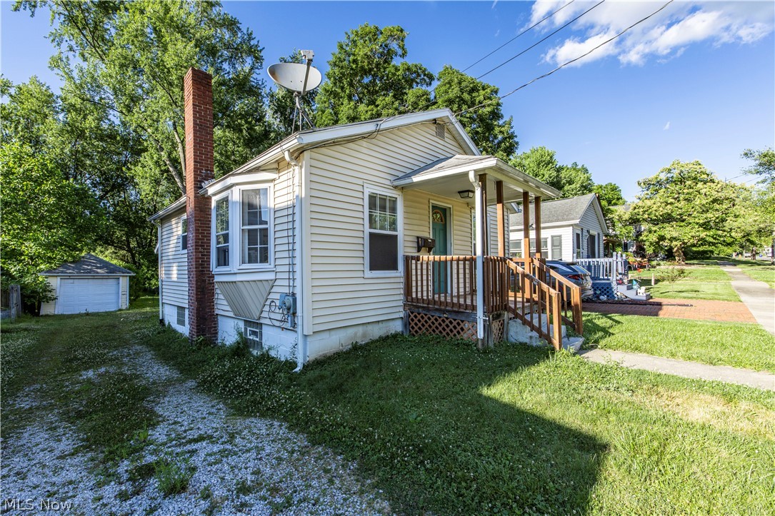 143 E Central Avenue Ravenna OH 44266