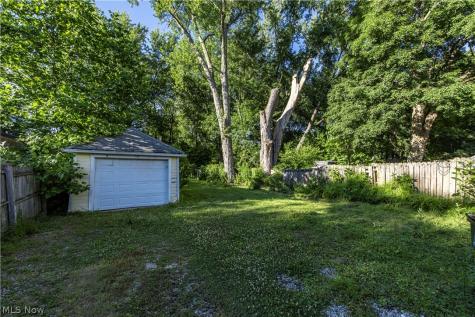 143 E Central Avenue Ravenna OH 44266