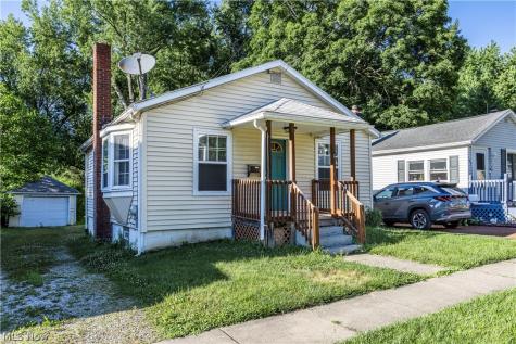 143 E Central Avenue Ravenna OH 44266