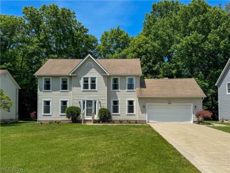 2057 Burning Tree Lane Youngstown OH 44505