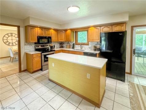 2057 Burning Tree Lane Youngstown OH 44505