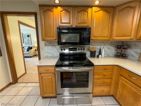 2057 Burning Tree Lane Youngstown OH 44505