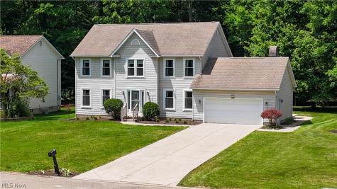 2057 Burning Tree Lane Youngstown OH 44505