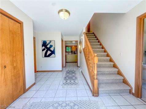 2057 Burning Tree Lane Youngstown OH 44505
