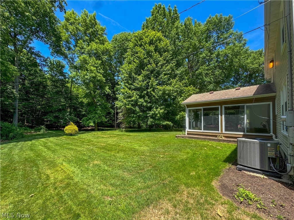2057 Burning Tree Lane Youngstown OH 44505